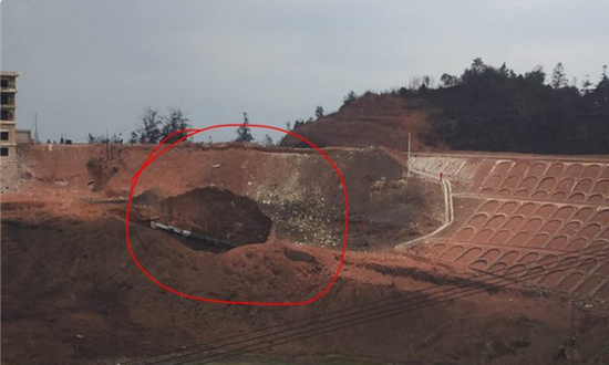 晴隆天然气输气管道燃爆现场得到控制 已致8死