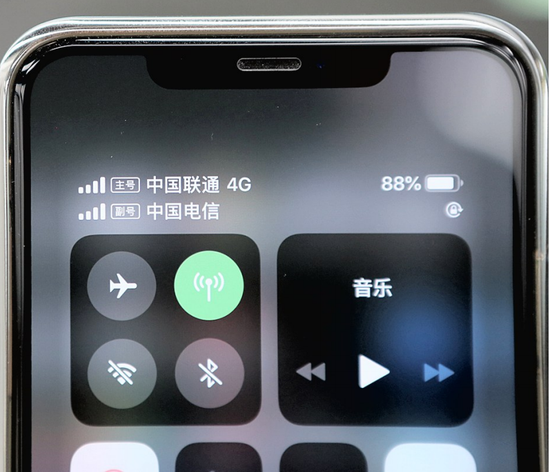 地铁一号线每一个站站点内信号都是满格。