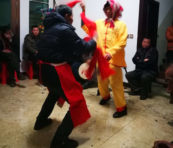 螺蛳花灯“跳花灯”