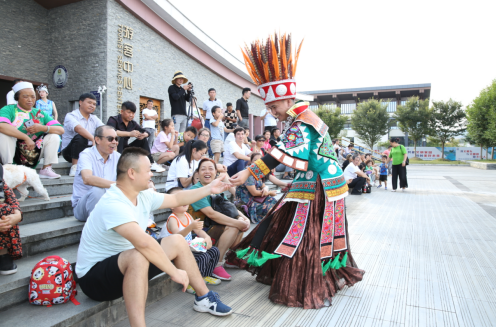 贵州省歌舞剧院文艺演出进景区，让游客尽享文旅融合“盛宴”
