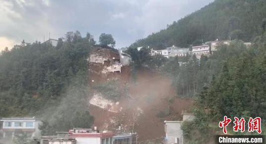 图为六盘水市水城区鸡场镇箐头村周家坡组蒋家包包发生滑坡地质灾害后。 六盘水市自然资源局供图