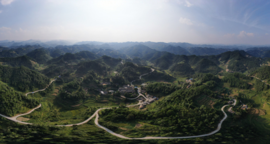思南县瓮溪镇胜利村航拍全景(村委会供图)