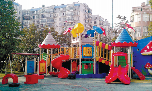 贵阳市一幼儿园游乐设施。