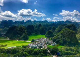 (“万峰林”彧子拍摄)