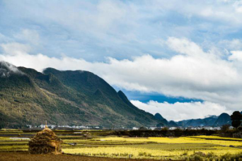 (“万峰林”李明翰拍摄)