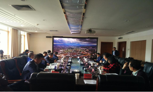 　观看白云区城乡发展规划影片