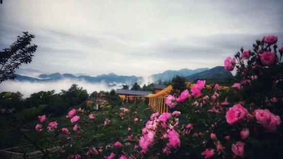 (“万重山”黄文拍摄)