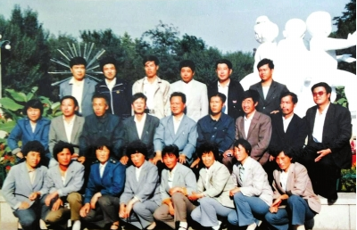 同学们20多年前就开始聚会。 受访者供图