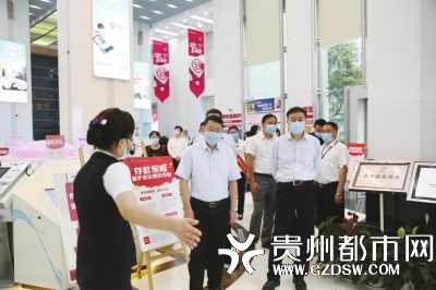 现场参观考察工行宣传形式。