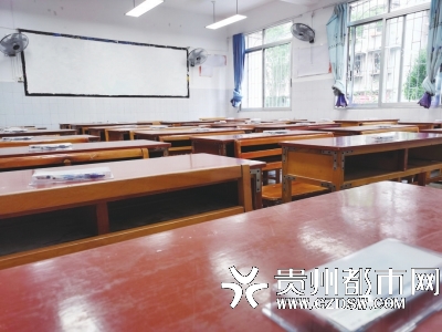 一定要记得带好备考相关证件。
