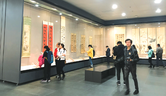 美术精品展现场
