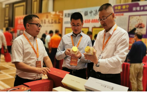 任宏伟主席率队赴深圳市参加深圳市贵州商会成立十周年庆典暨招商引资考察活动