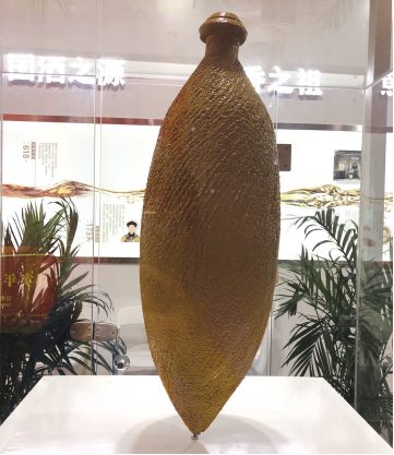 小口尖底瓮的模型。
