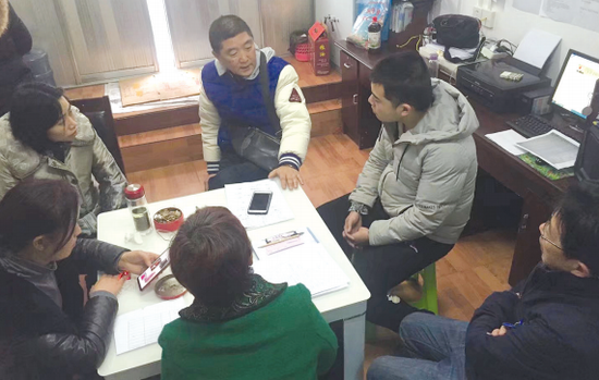 中国适龄工作人口_人武部门工作人员接受适龄青年服兵役条件咨询.-今冬征兵(2)
