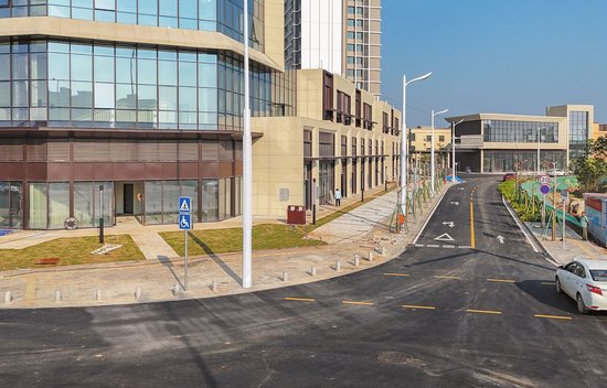 海口江东新区瑞华路建设完工 基本具备通车条件