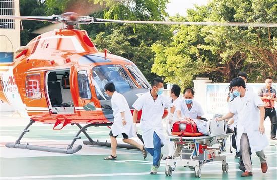 三亚启用直升机进行医疗救援