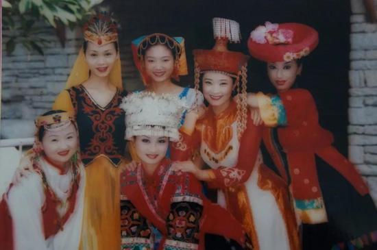 1999 深圳 段妮在歌舞团