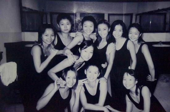 2001 大学 段妮和同学们