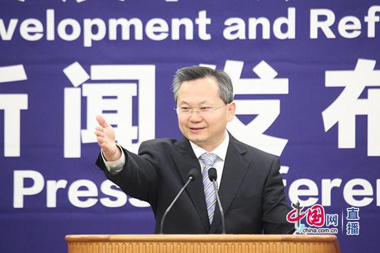 4月18日,国家发改委举行例行新闻发布会。国家发改委新闻发言人严鹏程回答记者提问。中国网 伦晓璇 摄