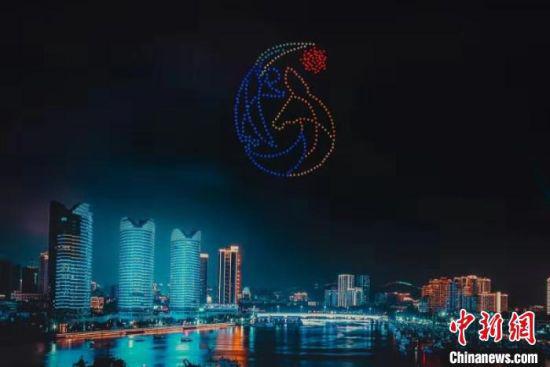  图为无人机灯光秀展示2020年第六届亚洲沙滩运动会会徽。三亚亚沙会组委会提供