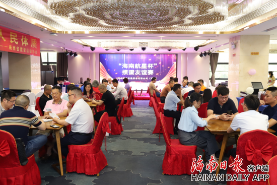 图为选手在比赛中。海南日报记者 王黎刚 摄