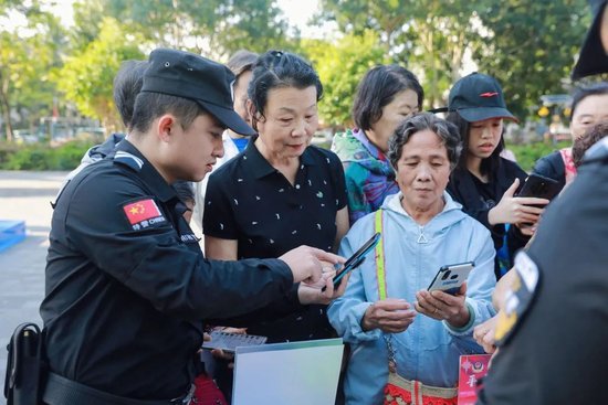 “法治大礼包”干货满满 万宁市公安局举办新春法治宣传系列活动