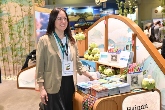 精心布置海南展台