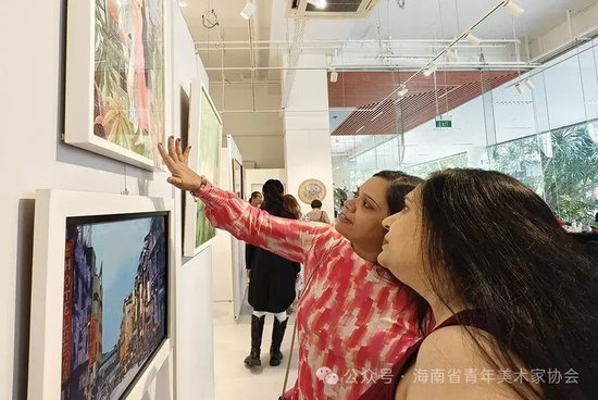 新加坡艺术家观摩作品