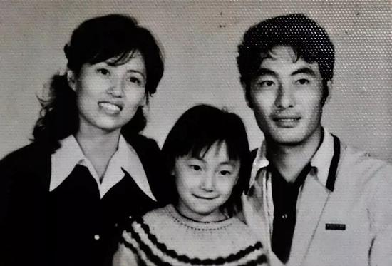 1983 西安 段妮和父母