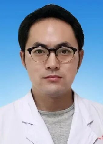 副主任医师，海南省高层次人才，2006年本科毕业入职海南省人民医院超声科工作至今。