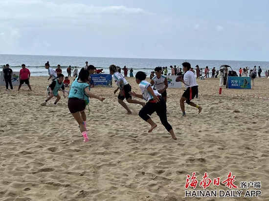 万宁首届城市飞盘大赛暨沙滩腰旗橄榄球大赛&nbsp; &nbsp;海南日报记者张惠宁 摄