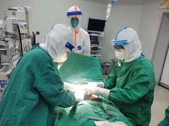 海南省人民医院疫情防控与医疗服务保障两手抓： “既要撑好伞，也要干好活”