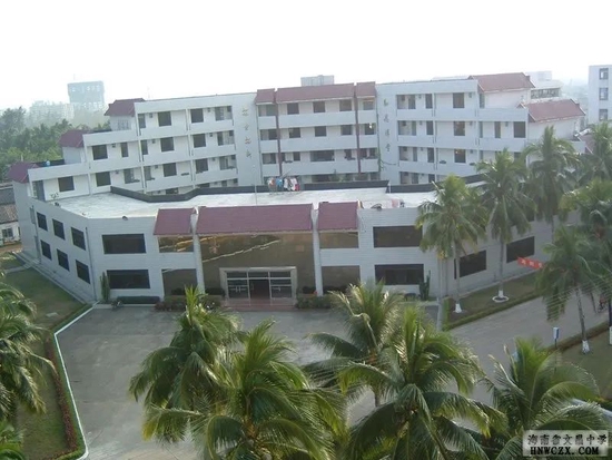 文昌中学张光嶷科学馆