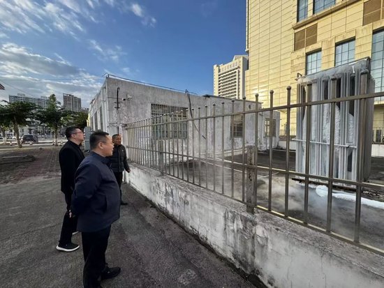 省卫健委安委办主任、办公室主任王宝元到氧气站等重点区域检查海南省人民医院安全生产情况