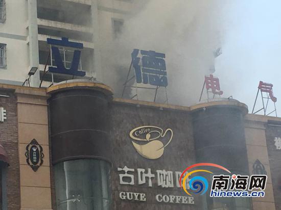 海口市金盘路金盘广场居民楼一房屋火灾 疑儿