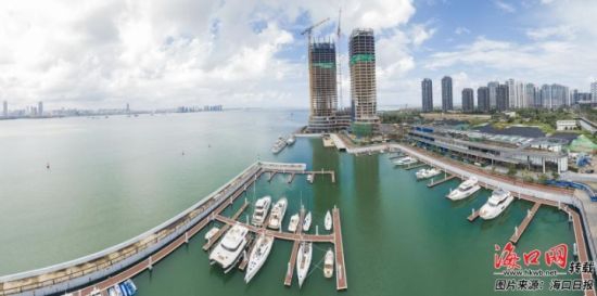 这是记者日前航拍视角下的海口湾广场项目。 记者 陈长宇 摄