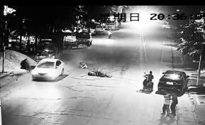 讲一个司机撞人口鬼故事的_张震讲鬼故事