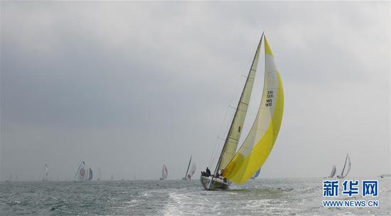 3月17日，参赛船只在比赛中。新华社记者杨冠宇摄