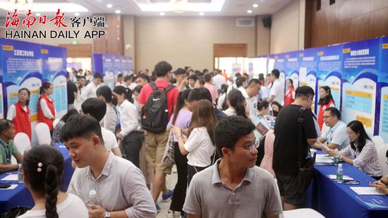 硕博招聘会_10月现场招聘会安排来了