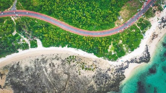 海南环岛旅游公路儋州段，沿途景色令人陶醉。海南日报全媒体记者 张茂 摄