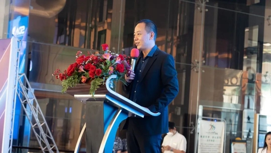 ▲三亚市潜水行业协会会长鲍永洲发言