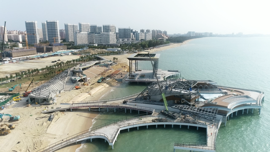 东方起航酒店商务商业综合体配套项目施工现场。东方市融媒体中心 摄