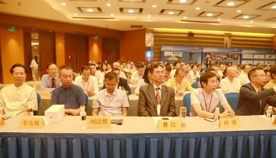 10月12日上午，博鳌国际养生论坛2019年会在海南博鳌开幕