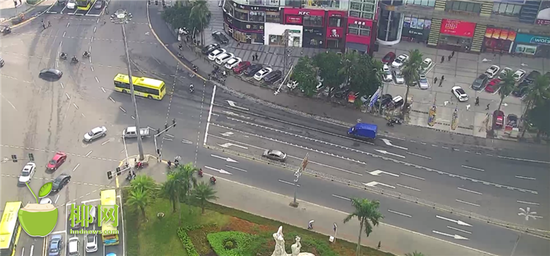 大同路-一中转盘交叉口东进口可变导向车道图示