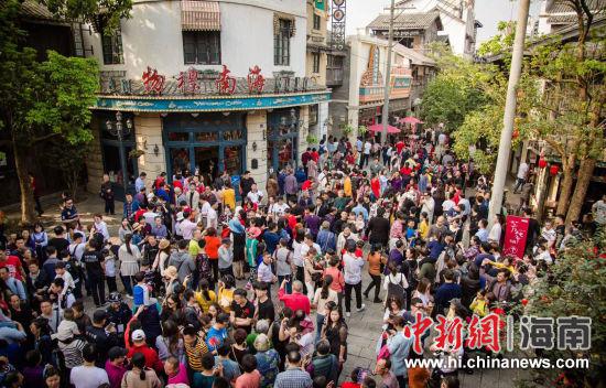 2018年春节期间，海口旅游接待人财两旺。 海口旅发委供图