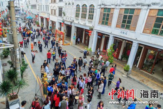 2018年春节期间，海口旅游接待人财两旺。海口旅发委供图