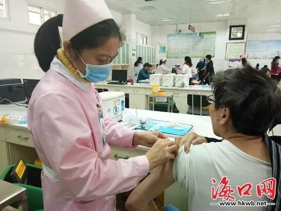 市民接种流感疫苗。