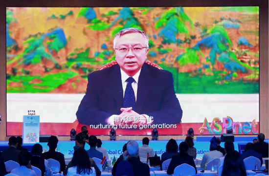 中国教育部副部长、中国联合国教科文组织全国委员会主任任友群作视频致辞