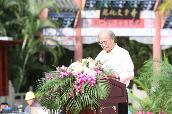 首批全国名医、甘肃中医学院原院长张士卿致辞