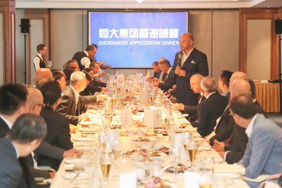 EDAG集团CEO Cosimo de Carlo畅谈合作愿景并表示,对这次合作充满信心,一起创造历史,把梦想变成事实